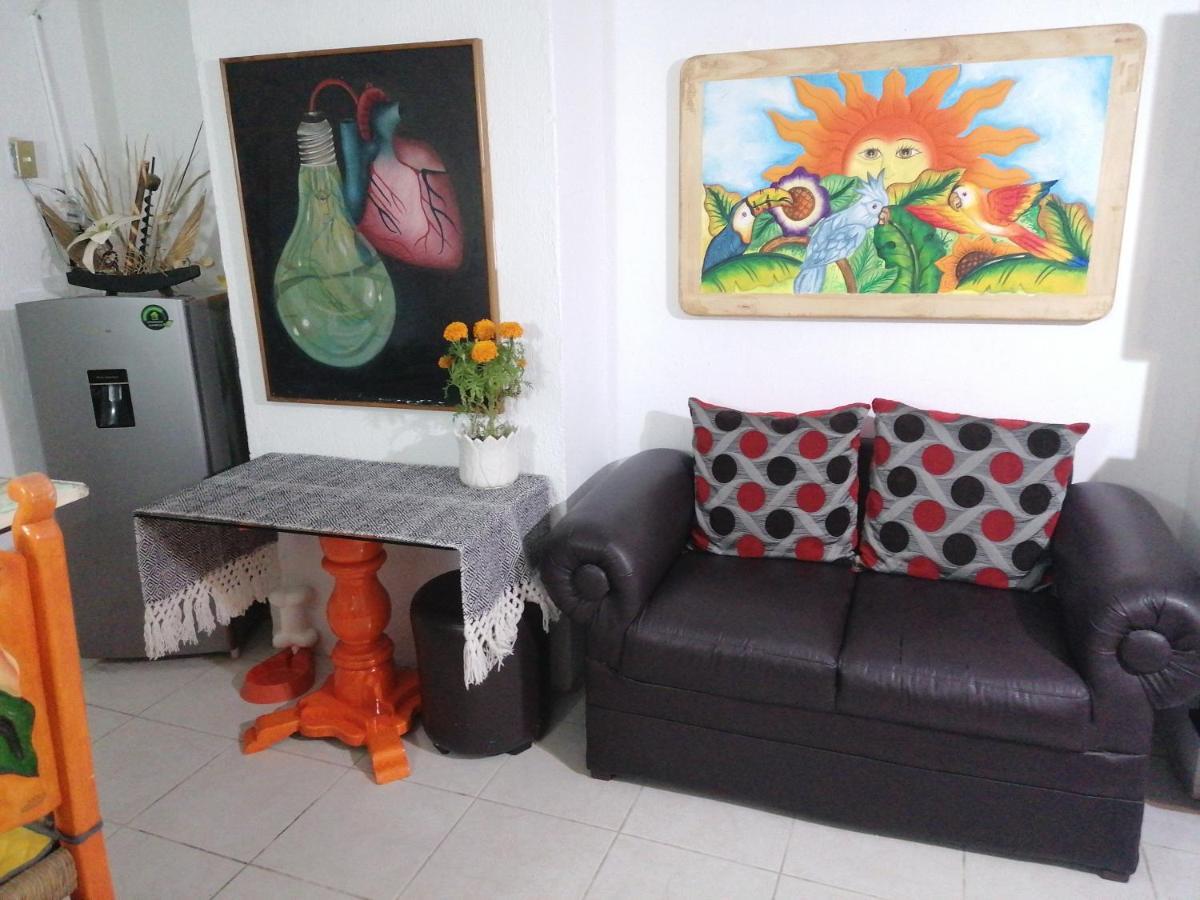 ¡Confortable Y Privado! - Ubicado En Av. Principal 과달라하라 외부 사진