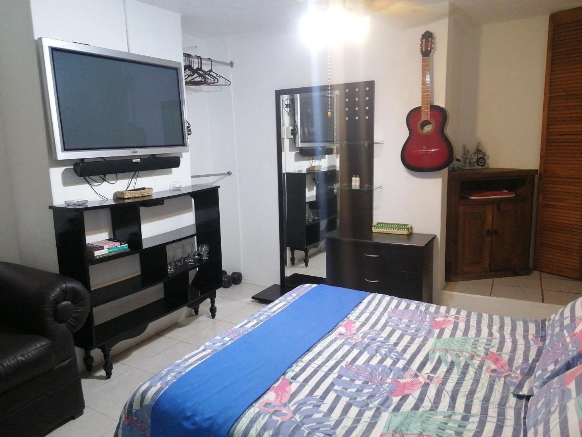 ¡Confortable Y Privado! - Ubicado En Av. Principal 과달라하라 외부 사진